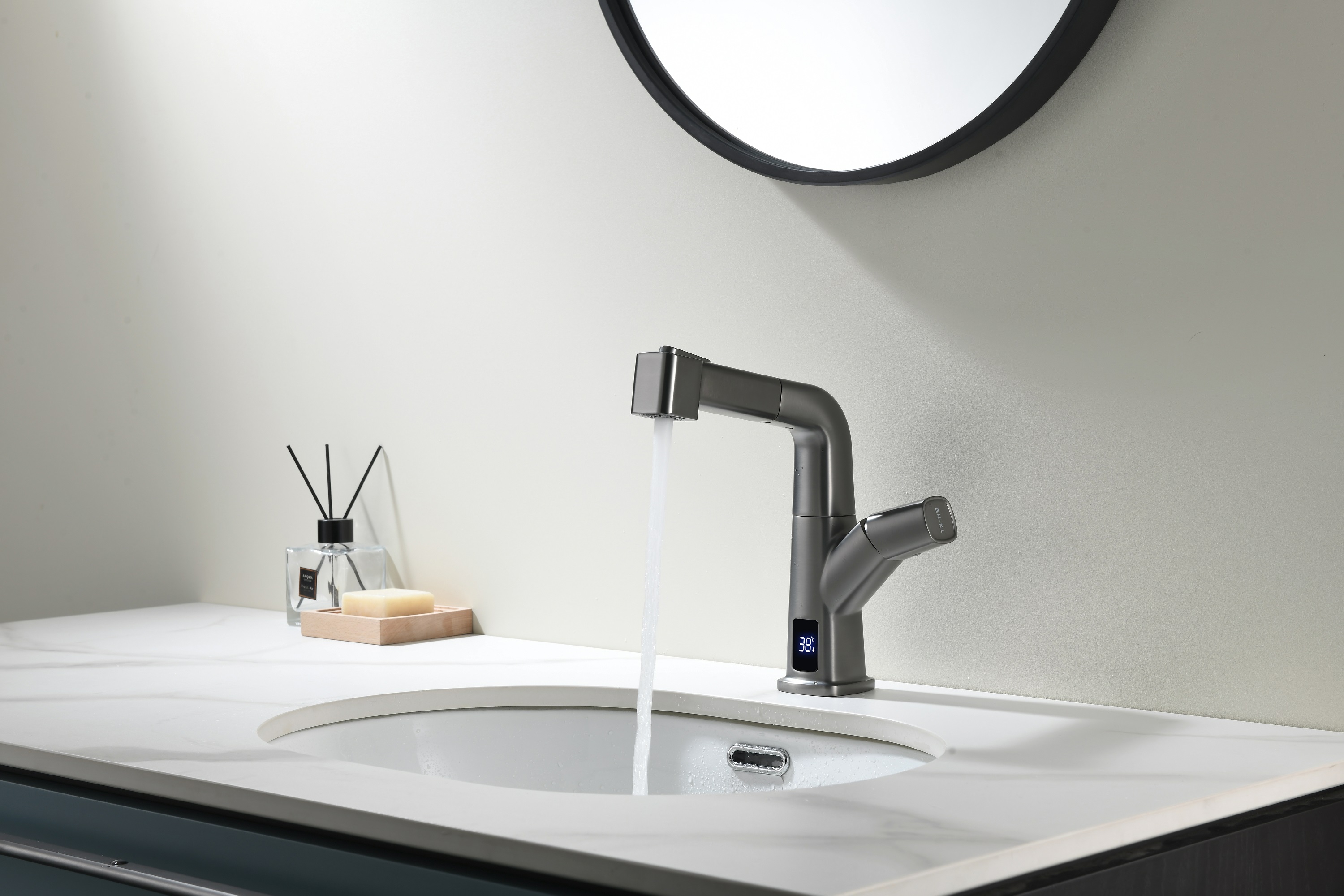 Robinet de lavabo à affichage de la température Robinet de salle de bain extractible en acier inoxydable noir