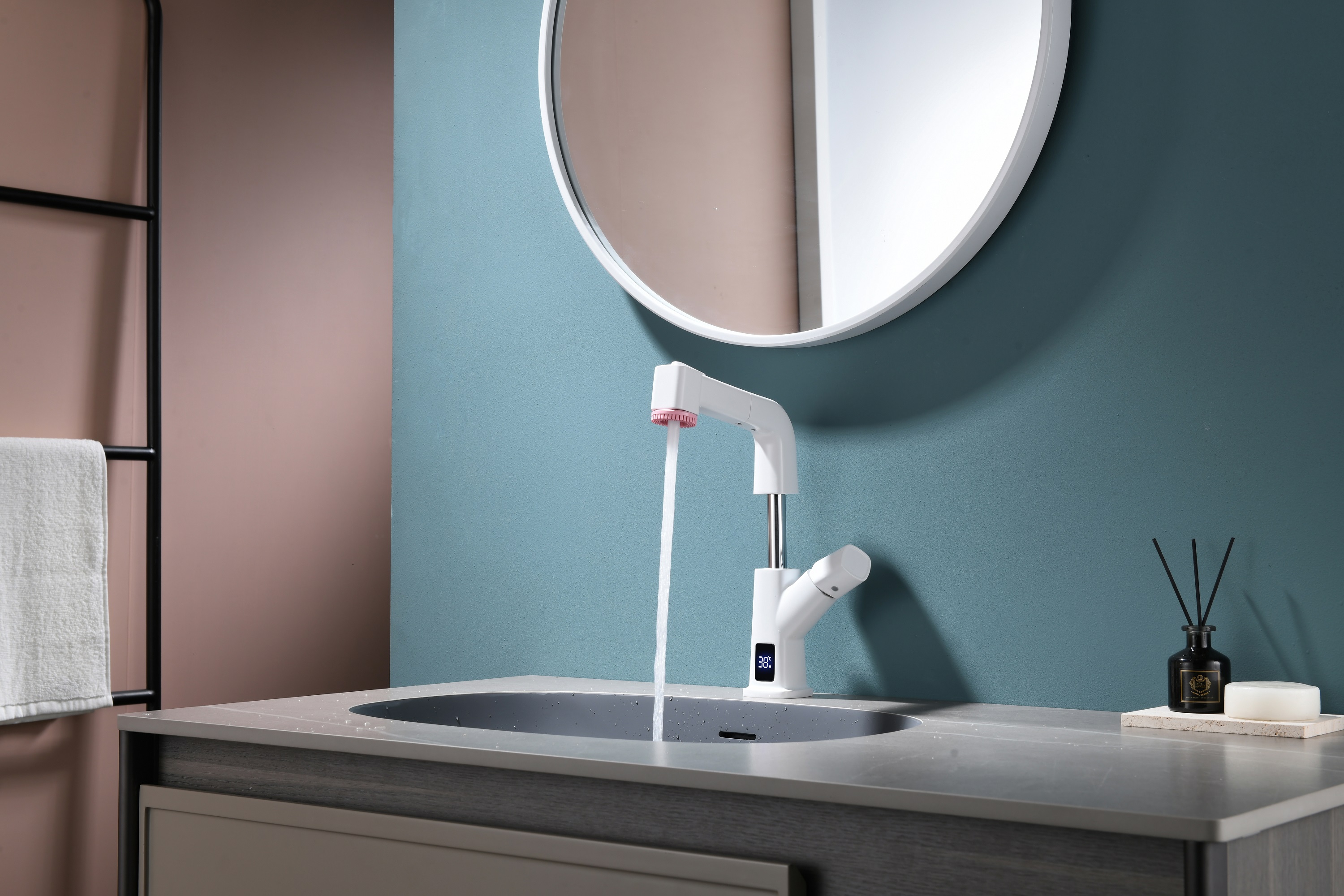 Robinet de lavabo à affichage de la température Chrome Robinet de salle de bain rétractable