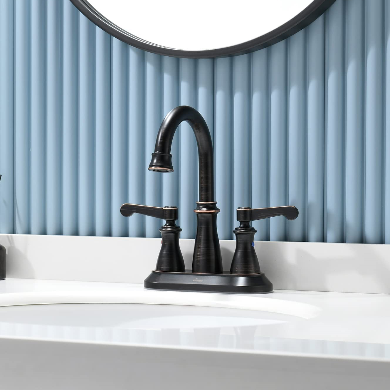 Choisir entre des robinets de salle de bains noir mat et chromés : un guide élégant pour rehausser la décoration de votre salle de douche