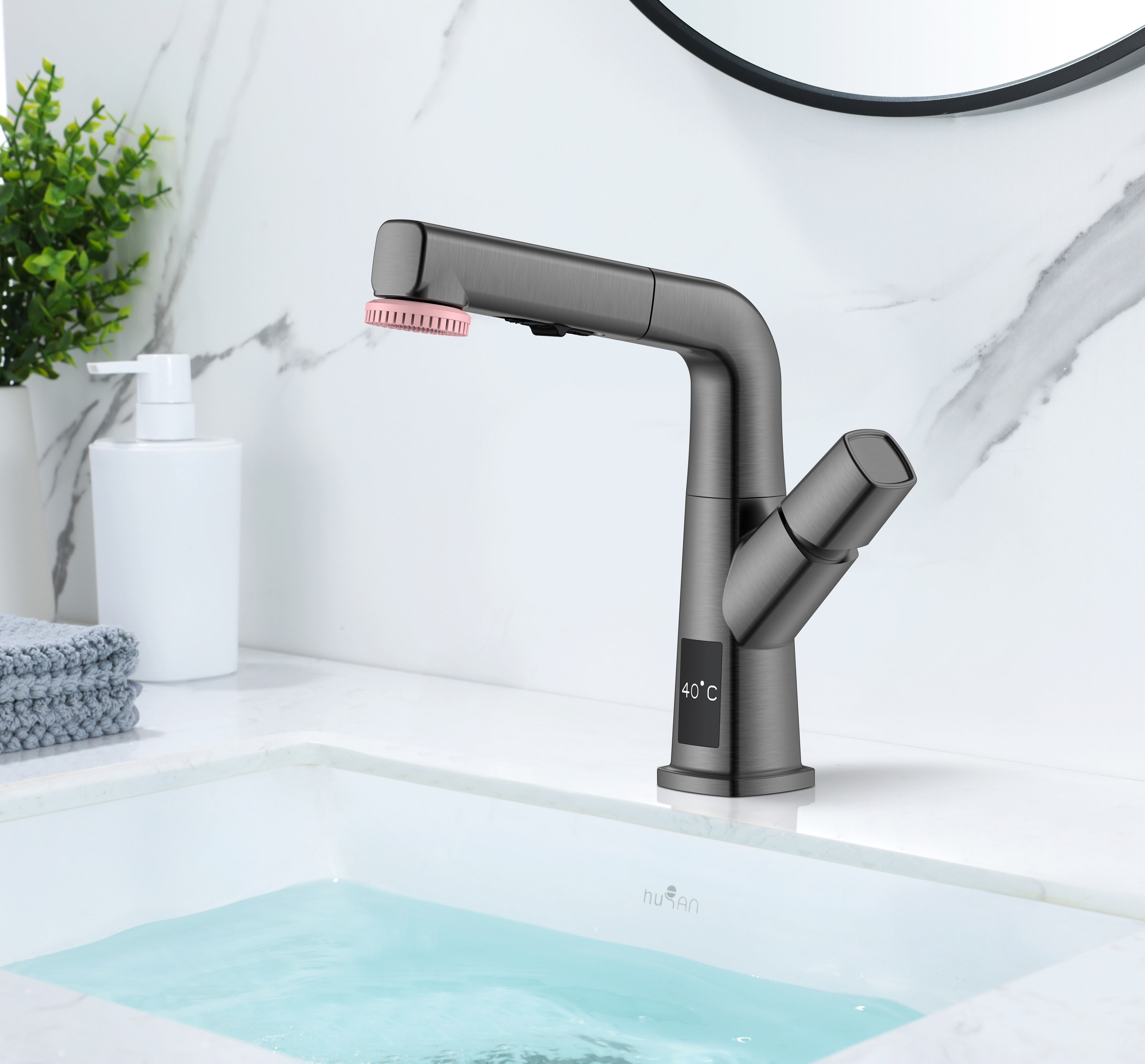 Affichage de la température du robinet du robinet du lavabo de la salle de bains blanc mat 
