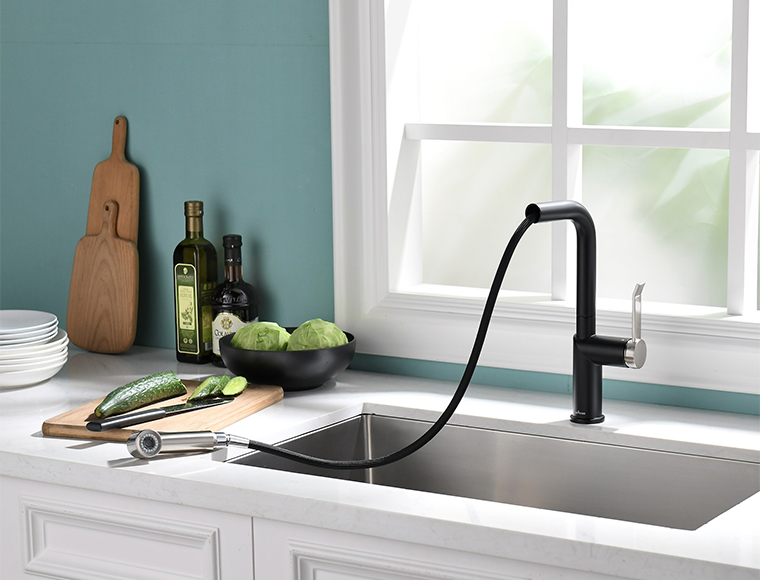 Ajoutez une touche de classe à votre cuisine avec un robinet de cuisine noir/or